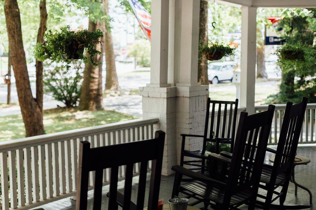 The Charleston Inn Hendersonville Nc Екстериор снимка