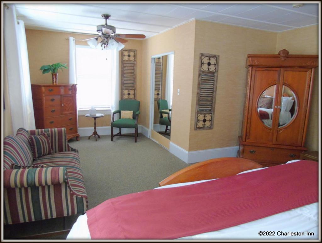 The Charleston Inn Hendersonville Nc Екстериор снимка