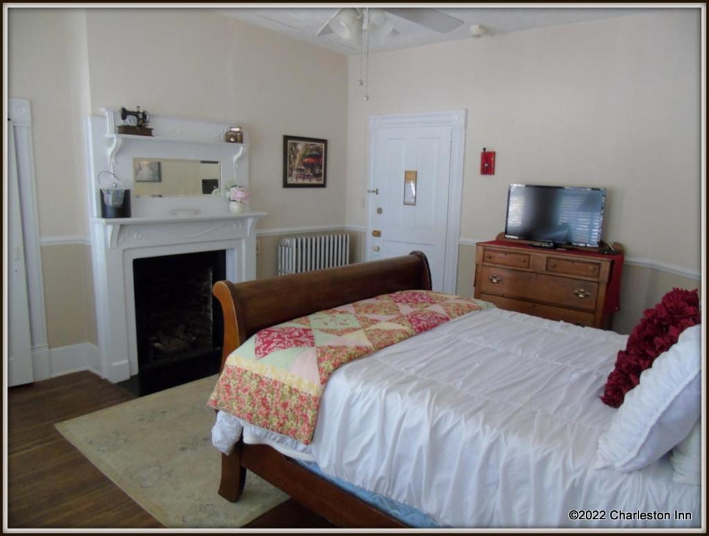 The Charleston Inn Hendersonville Nc Екстериор снимка
